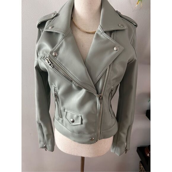 Blanknyc Jackets & Blazers - Blanknyc gray faux leather motorcycle jacket size small long sleeve